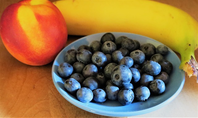 blueberries with apple and banana